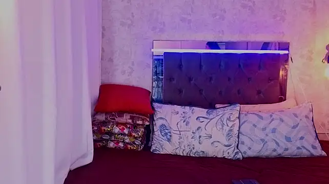 kathira_londres momentopname van live room op Stripchat
