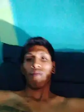 kauuza momentopname van live room op Stripchat
