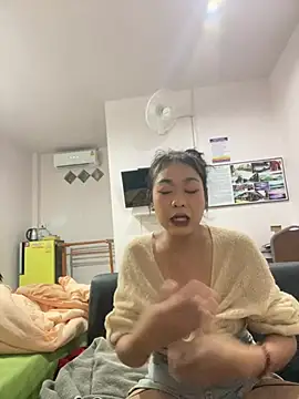 kayyanikaengcapa momentopname van live room op Stripchat