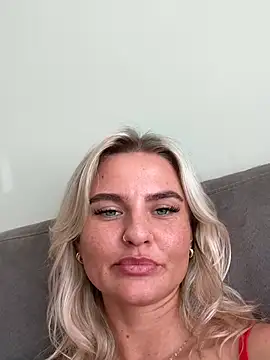 kinkykitty21 снимок онлайн-комнаты на Stripchat
