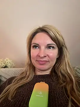 kinkysarahx captura de la sala en vivo en Stripchat