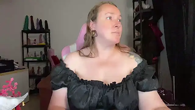kisicaxx live room snapshot on Stripchat