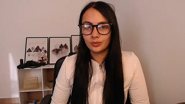 lalawhitte снимок онлайн-комнаты на Stripchat