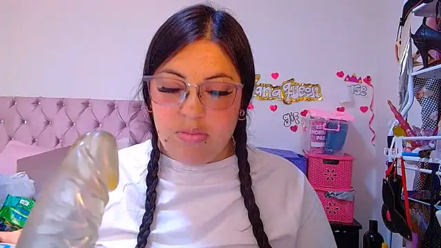 lanaqueen699 снимок онлайн-комнаты на Stripchat