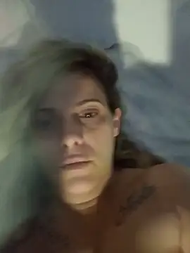 larubia1215 Momentaufnahme des Live-Raums auf Stripchat