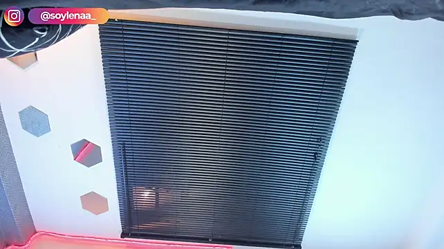 lena_banks Momentaufnahme des Live-Raums auf Stripchat
