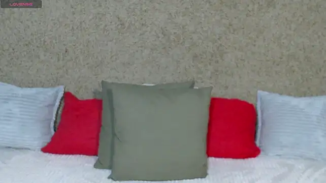 lillit__gold live room snapshot on Stripchat