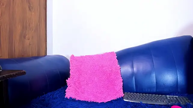 littlecum18 captura da sala ao vivo na Stripchat