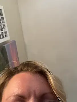 littlemiss12 momentopname van live room op Stripchat