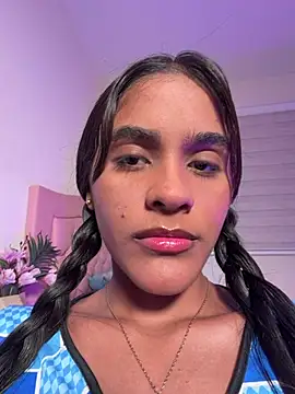 lizzakennedy live room snapshot on Stripchat