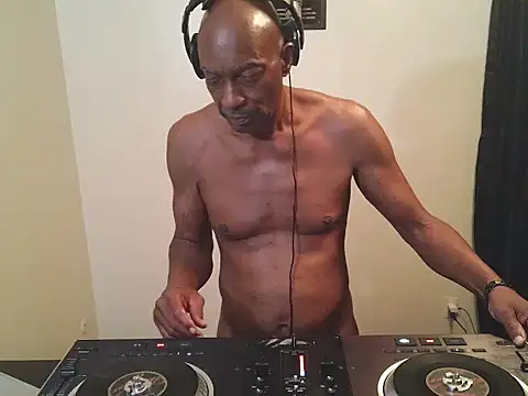 longdick4you8686 captura da sala ao vivo na Stripchat