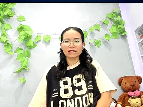 loveley_jenny captura de la sala en vivo en Stripchat