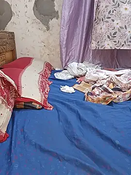 lovelyislam live room snapshot on Stripchat