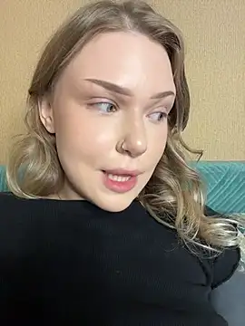 loyal_wei momentopname van live room op Stripchat