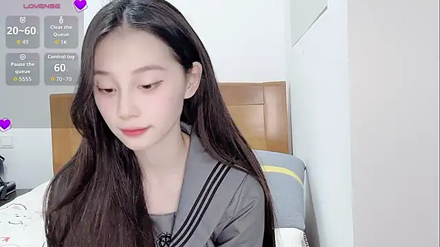 lris-Beauty live room snapshot on Stripchat