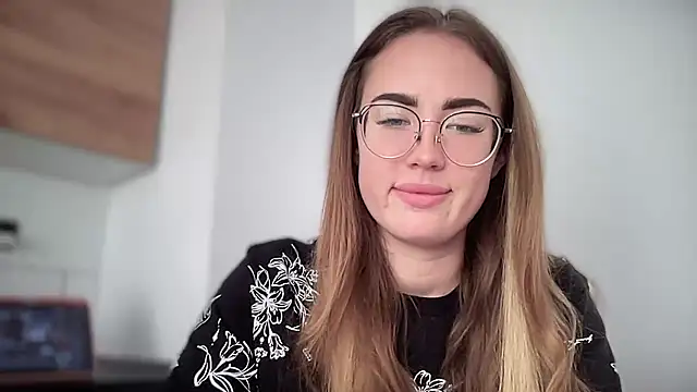 luxie_milady Momentaufnahme des Live-Raums auf Stripchat