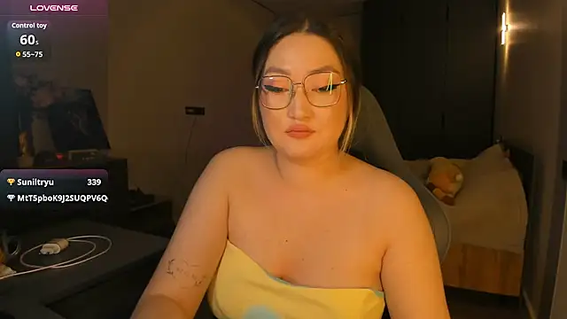 lyra_x Momentaufnahme des Live-Raums auf Stripchat
