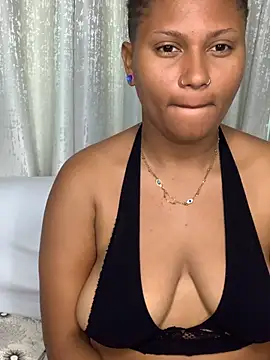 madelltheebony captura de la sala en vivo en Stripchat