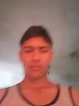 madmonkey69 live room snapshot on Stripchat