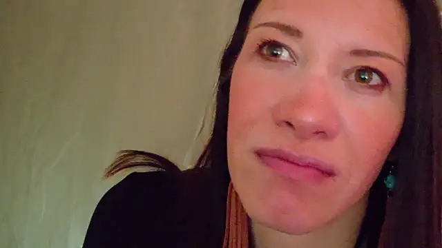 magali_19 momentopname van live room op Stripchat