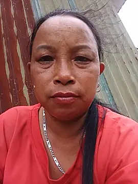 mannhinhi80 momentopname van live room op Stripchat