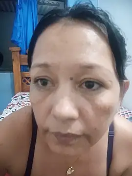 marinita13 снимок онлайн-комнаты на Stripchat