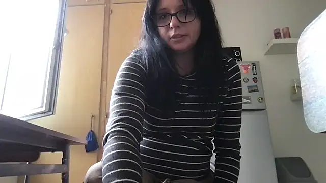 marketatomas live room snapshot on Stripchat