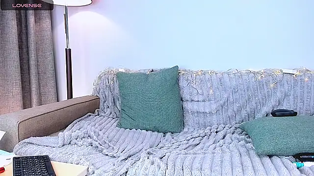 marrena_a live room snapshot on Stripchat
