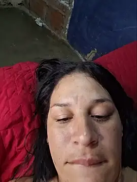 mia69rober live room snapshot on Stripchat
