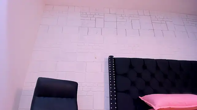 milarouxx_ captura de la sala en vivo en Stripchat