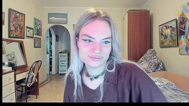 milliKira006 live room snapshot on Stripchat