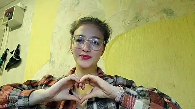 millywo live room snapshot on Stripchat