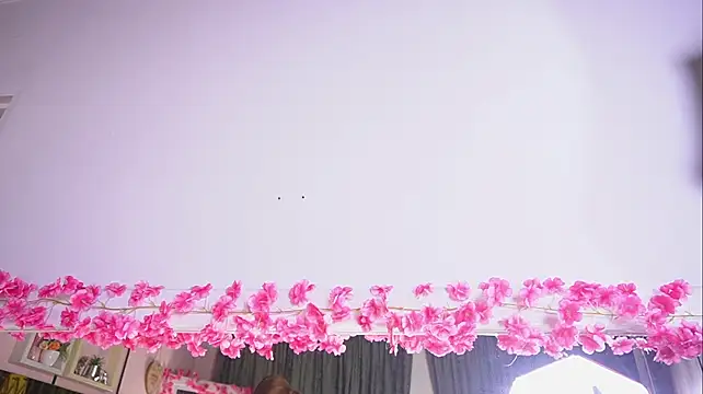 monic_sanders live room snapshot on Stripchat
