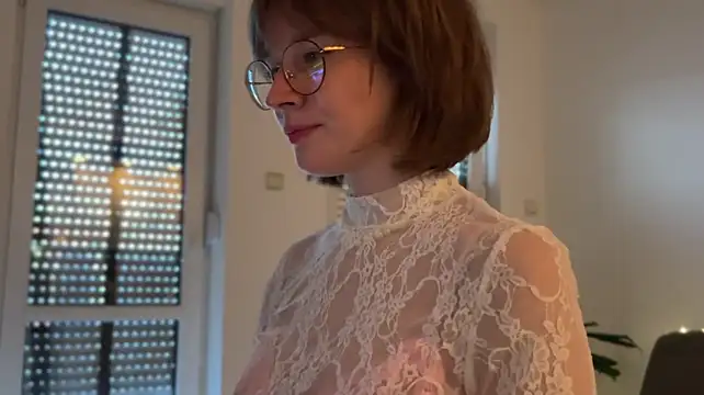 ms_christiana live room snapshot on Stripchat