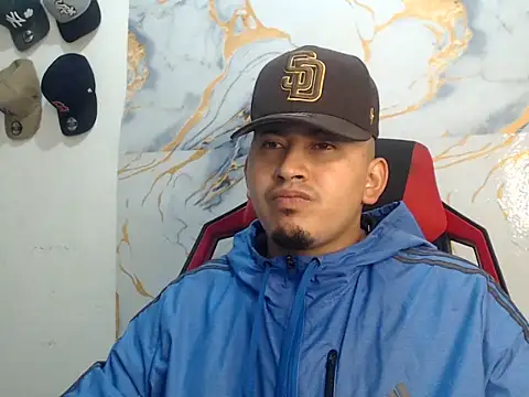 myke_andrade momentopname van live room op Stripchat