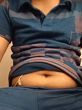 mysurubrandboy live room snapshot on Stripchat