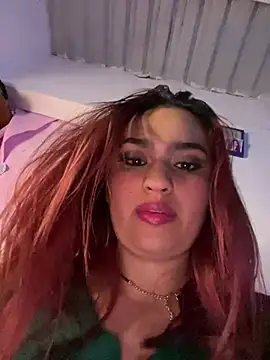 naomirouse_ Momentaufnahme des Live-Raums auf Stripchat