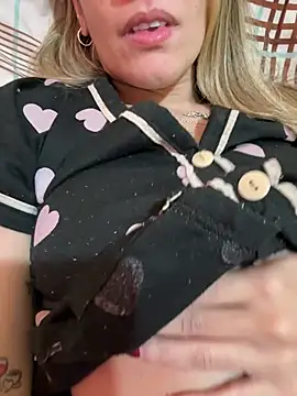 natlima91 momentopname van live room op Stripchat