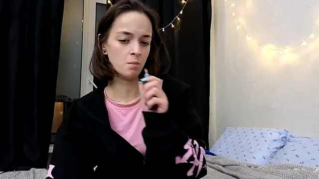 newproject_ live room snapshot on Stripchat