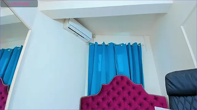 ninnadee снимок онлайн-комнаты на Stripchat