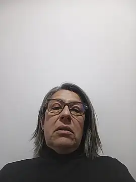 nocturnewhisper live room snapshot on Stripchat