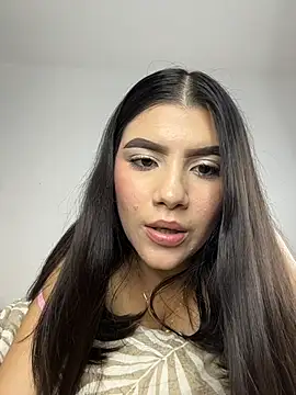 nyla_rose_ live room snapshot on Stripchat