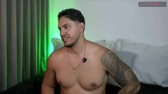 owen-pierces Momentaufnahme des Live-Raums auf Stripchat