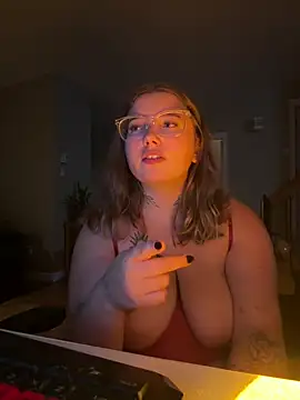 pigtailzz live room snapshot on Stripchat