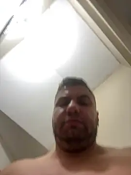 raulgzz4 Momentaufnahme des Live-Raums auf Stripchat