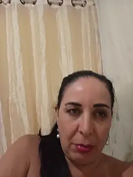 regina475 captura de la sala en vivo en Stripchat