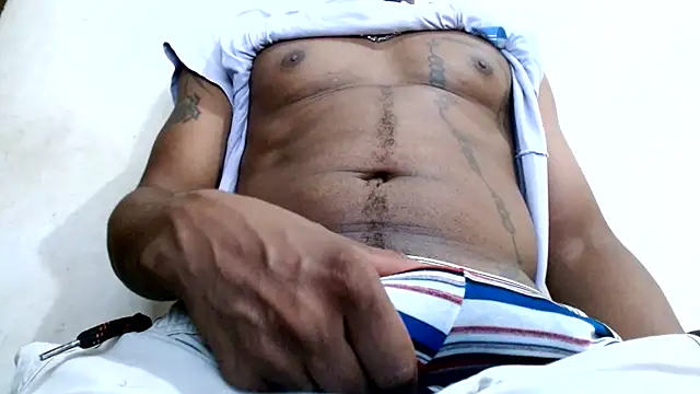 royblackbigpvt momentopname van live room op Stripchat