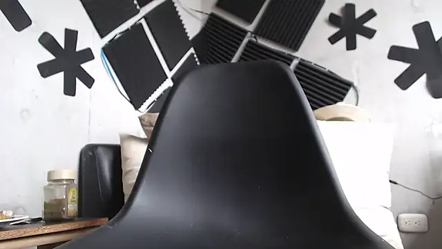 roystonee01 Momentaufnahme des Live-Raums auf Stripchat