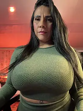 saaalome_1 live room snapshot on Stripchat