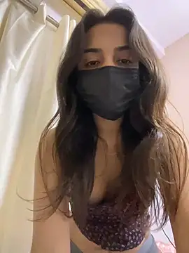 samayra124 momentopname van live room op Stripchat